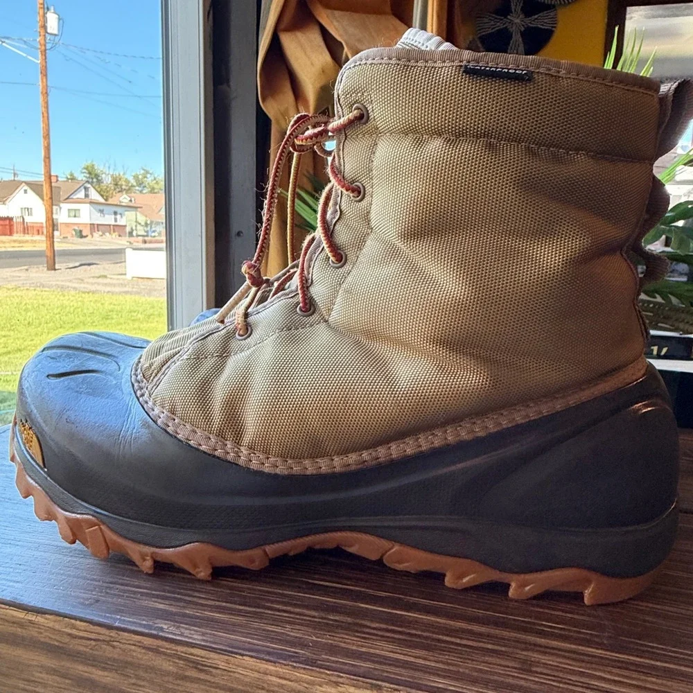 The North Face Chilkat Waterproof Insulated Snow Boots Tan Brown Mens